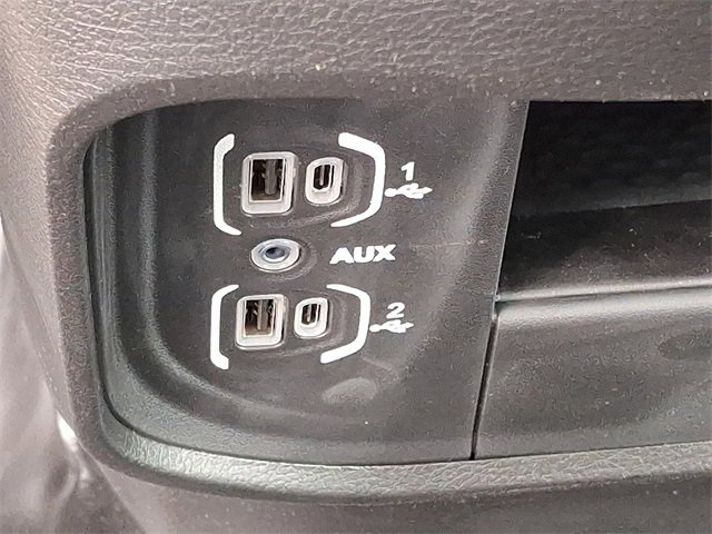 Used 2024 RAM 2500 Tradesman w/ Chrome Appearance Group image 18