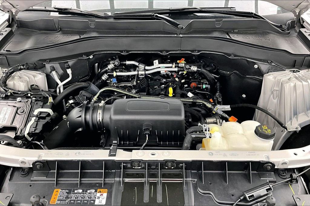 Certified 2023 Ford Explorer XLT w/ Equipment Group 202A AWD/4WD image 10