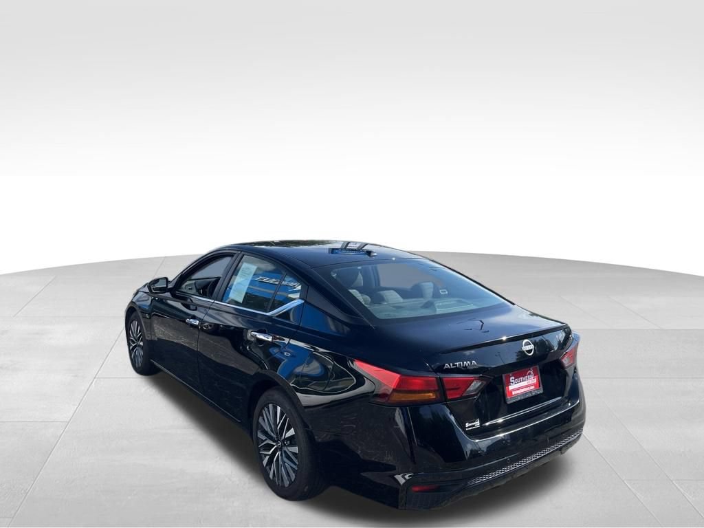 Used 2024 Nissan Altima 2.5 SV FWD image 35
