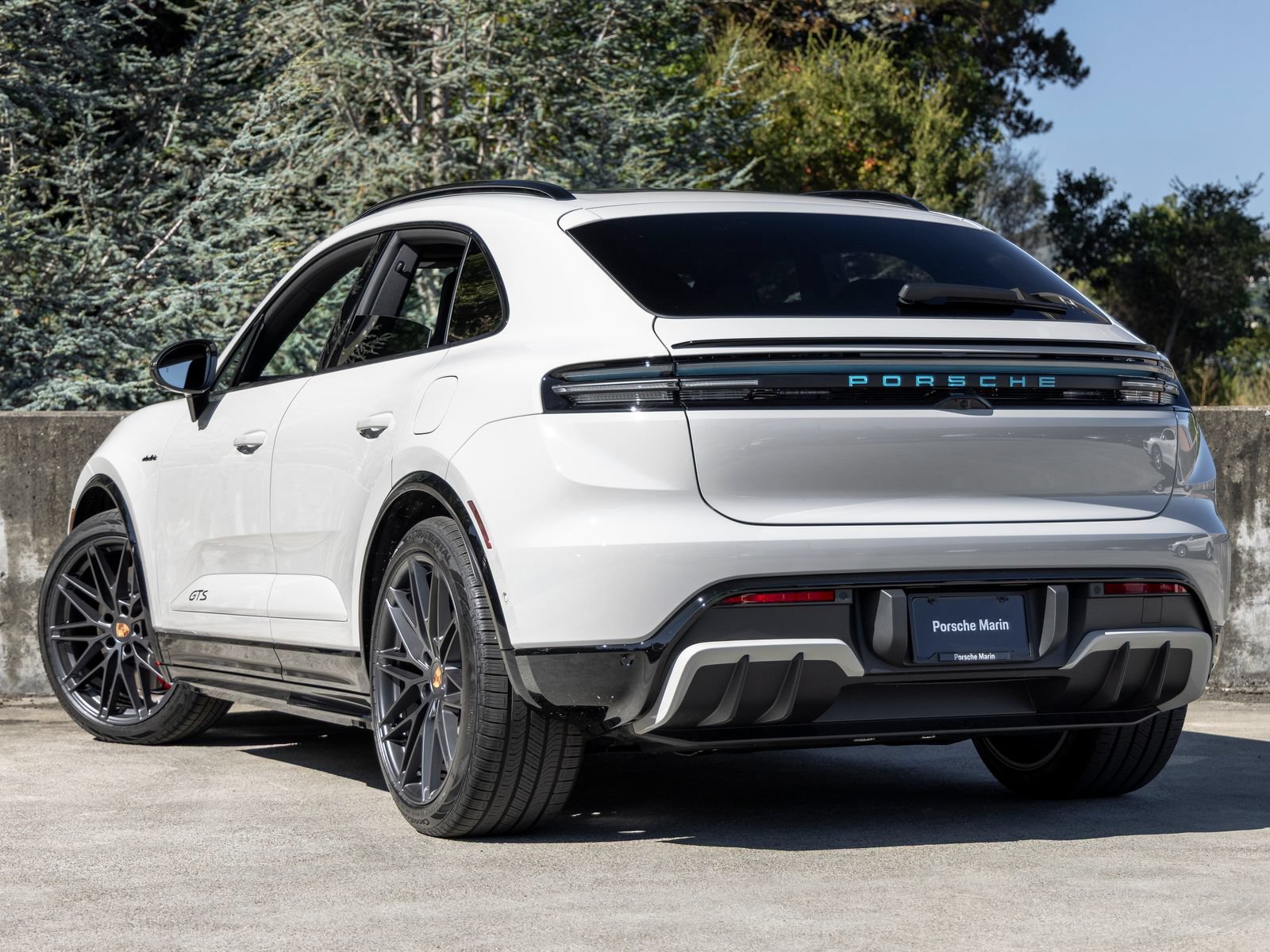 New 2026 Porsche Macan GTS Electric AWD/4WD image 3