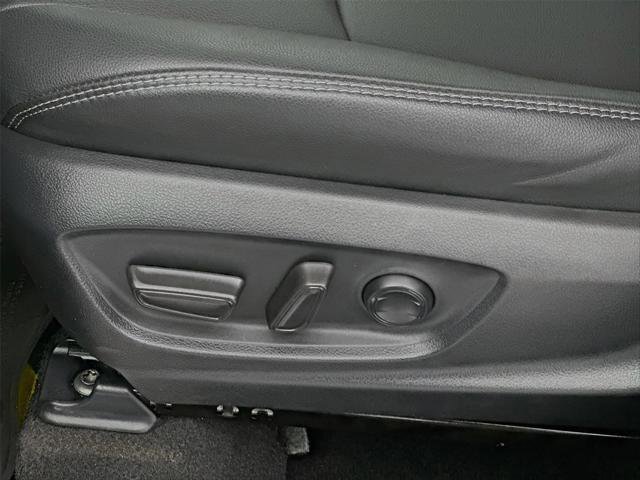 Certified 2025 Toyota Corolla Cross XLE image 21