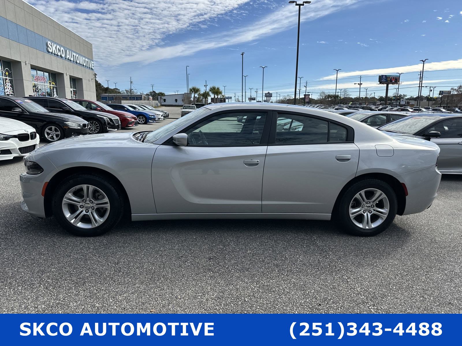 Used 2022 Dodge Charger SXT image 2