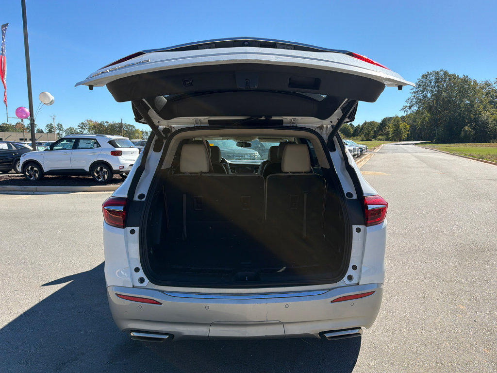 Used 2020 Buick Enclave Essence w/ Sound and Sites Package FWD image 15