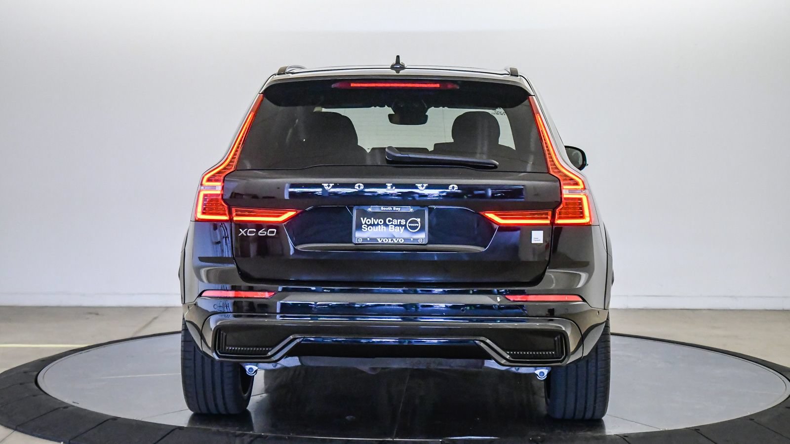 Certified 2024 Volvo XC60 T8 Polestar AWD/4WD image 3
