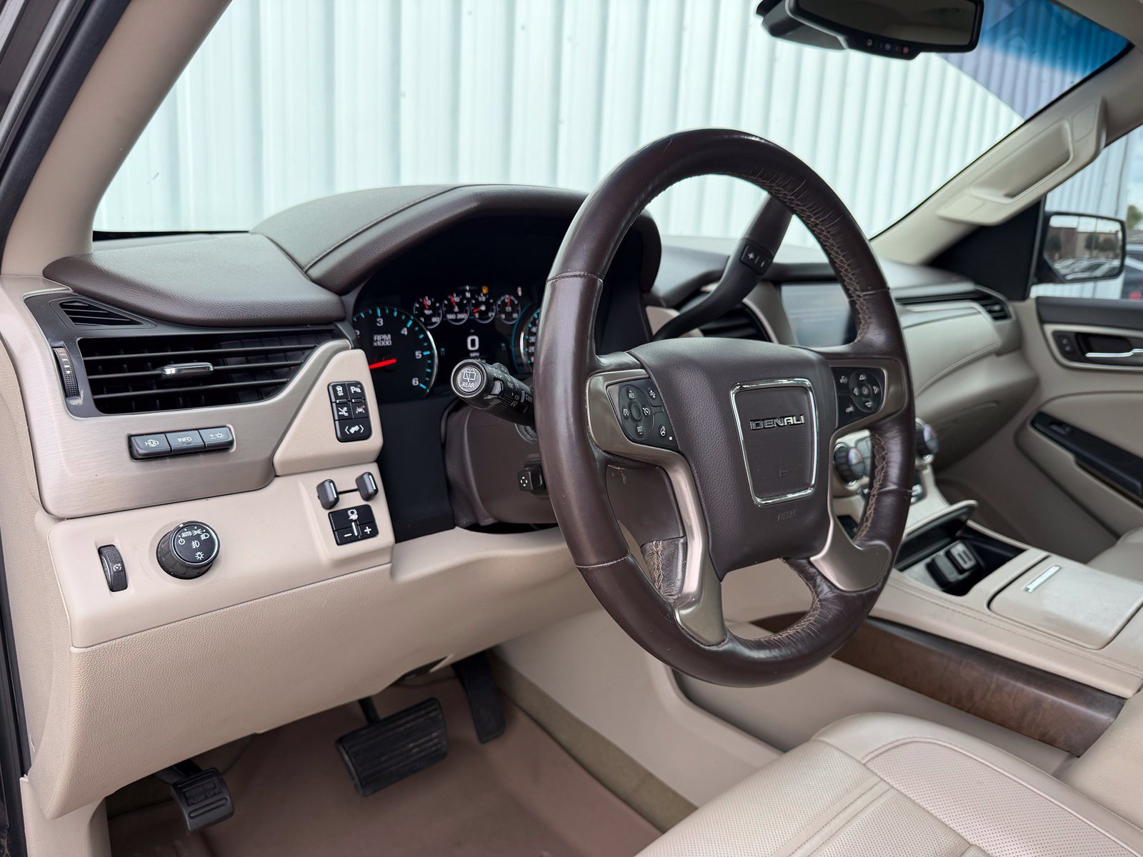 Used 2018 GMC Yukon Denali w/ Open Road Package RWD image 24
