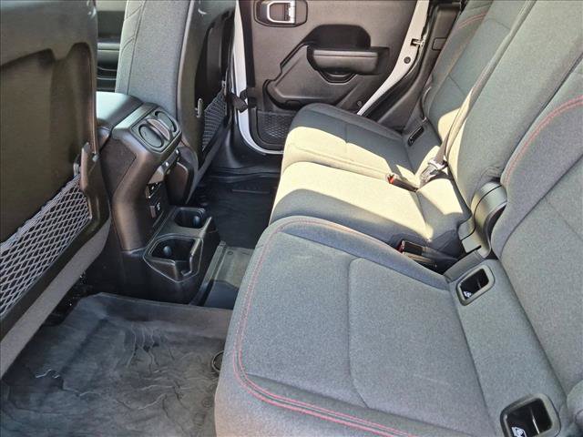 Used 2024 Jeep Gladiator Rubicon w/ Convenience Group AWD/4WD image 18