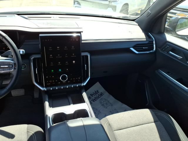 Used 2025 GMC Acadia Elevation AWD/4WD image 15