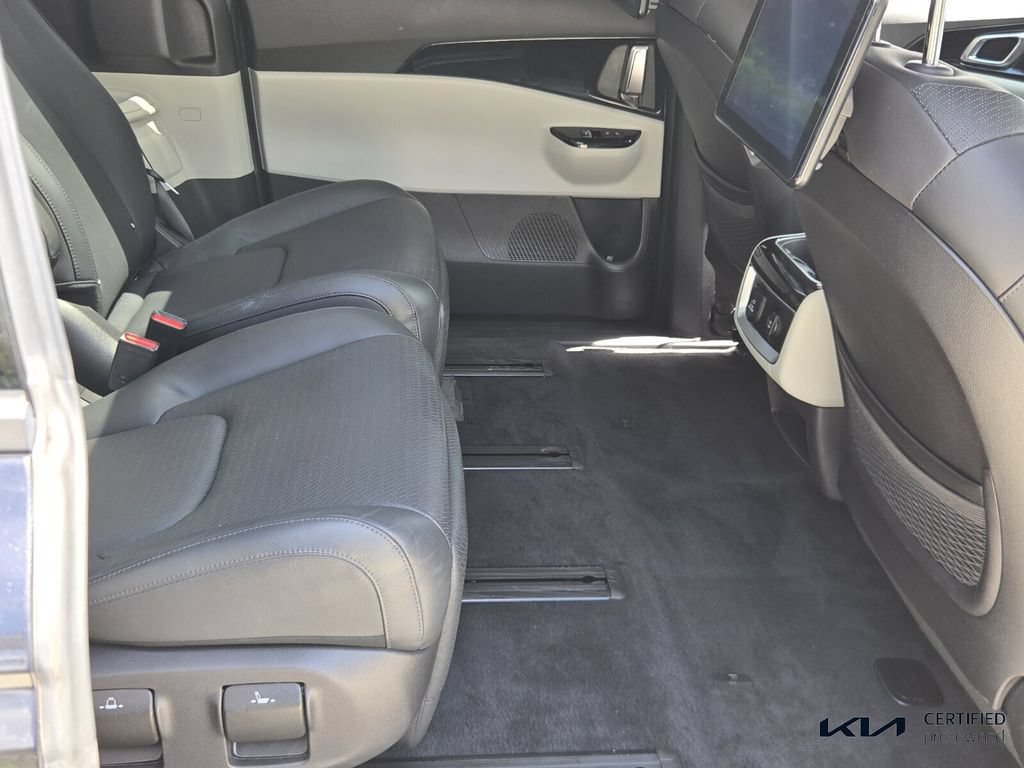 Certified 2022 Kia Carnival SX Prestige FWD image 17