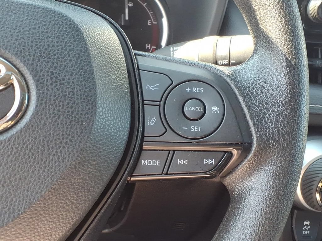 Used 2024 Toyota RAV4 XLE w/ Convenience Package FWD image 27
