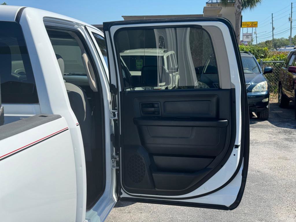 Used 2016 RAM 2500 Tradesman w/ Chrome Appearance Group image 15