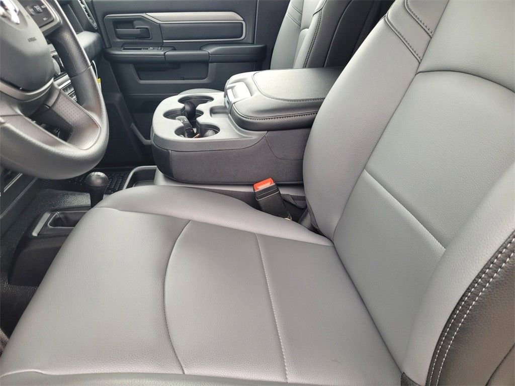 New 2024 RAM 5500 Tradesman AWD/4WD image 10