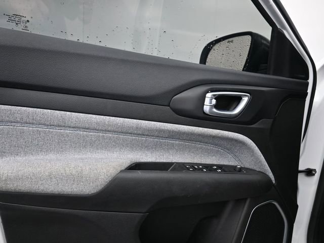 Used 2025 Jeep Compass Sport AWD/4WD image 9