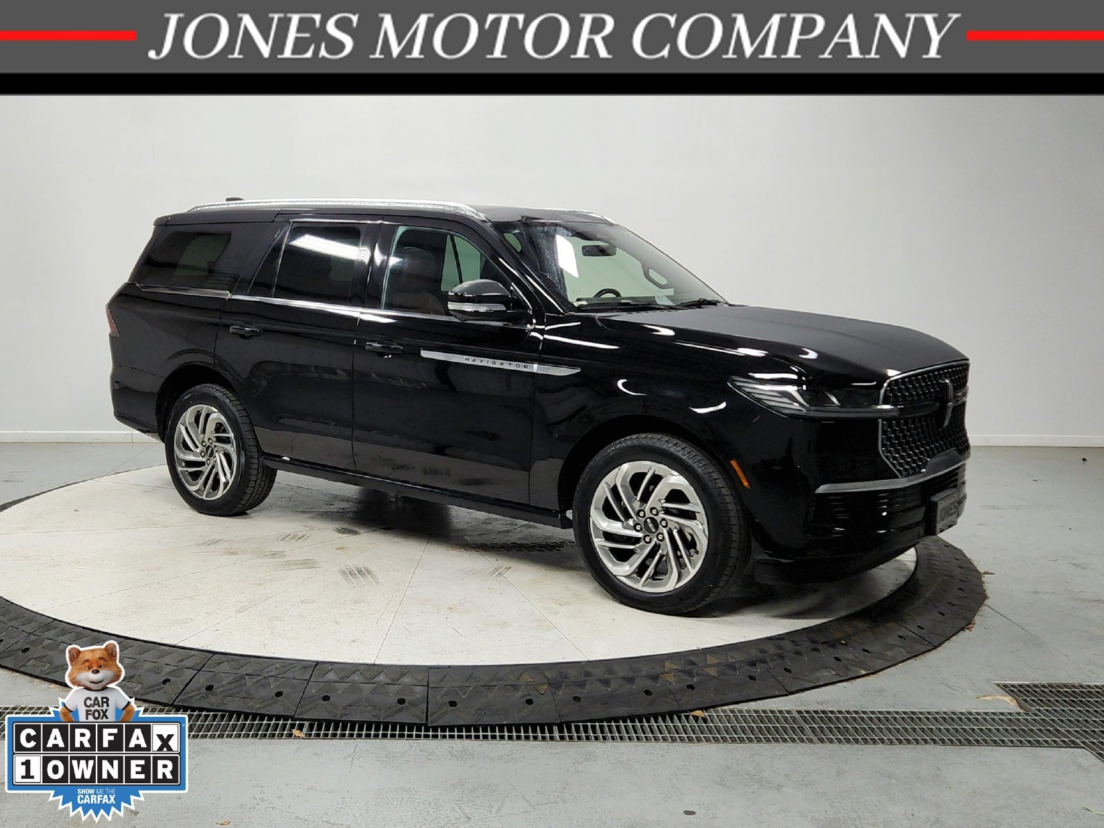 Used 2025 Lincoln Navigator Reserve AWD/4WD image 1