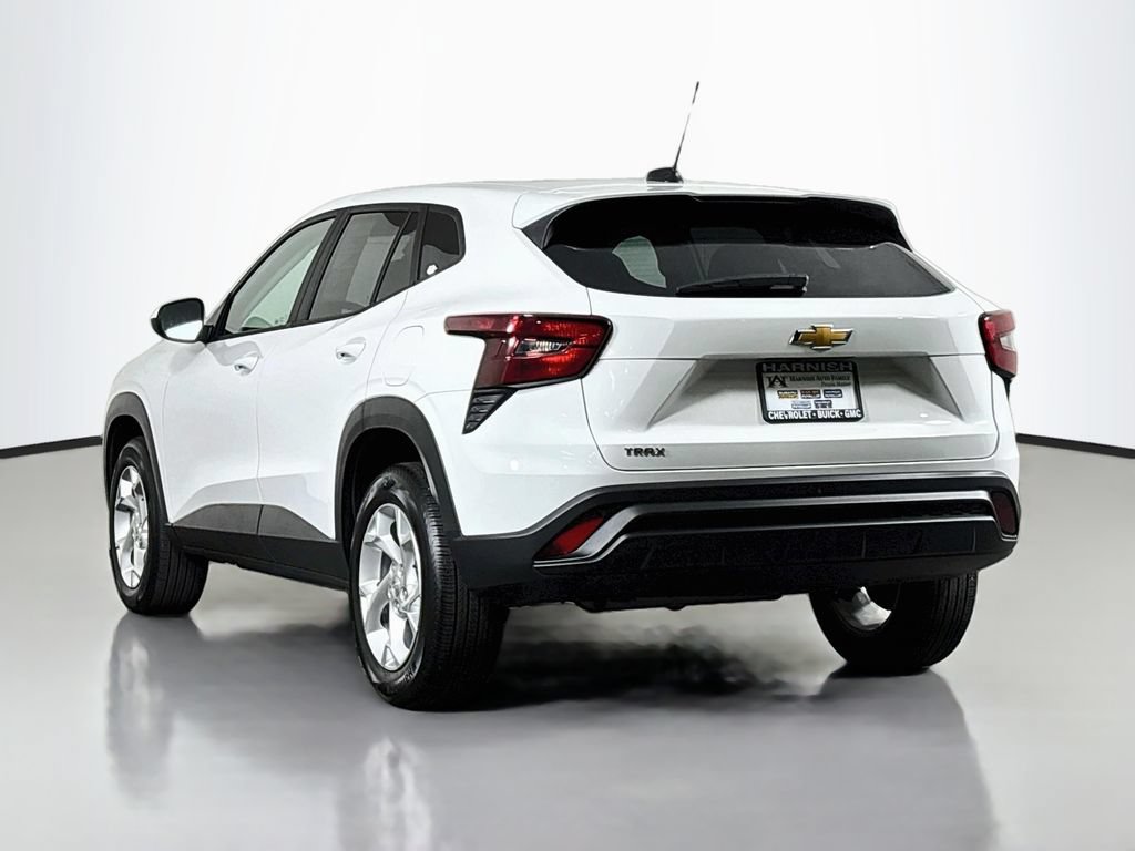 Certified 2025 Chevrolet Trax LS w/ LS Convenience Package FWD image 5