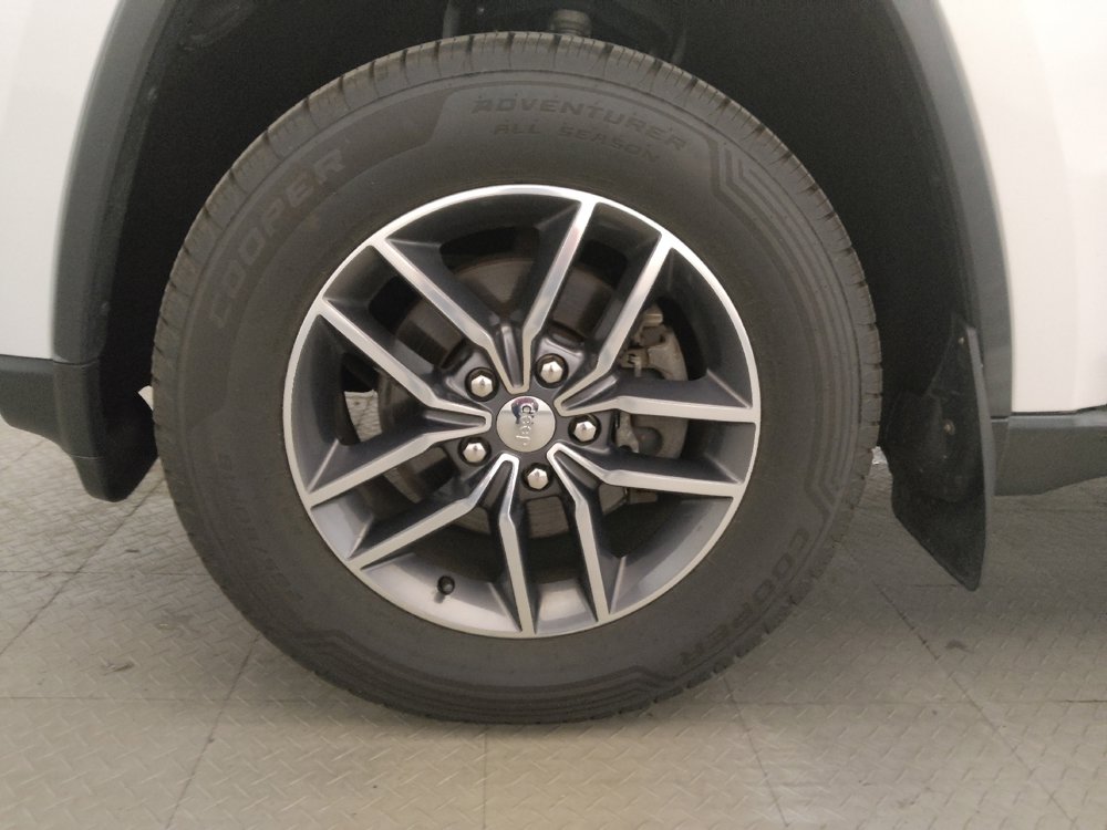 Used 2017 Jeep Grand Cherokee Limited AWD/4WD image 31