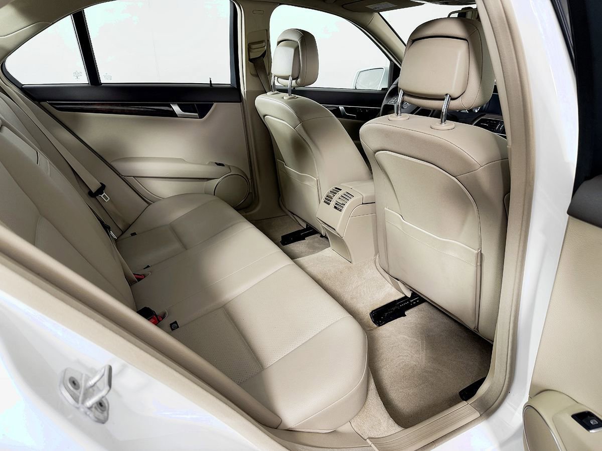 Used 2014 Mercedes-Benz C 300 4MATIC Sedan image 31