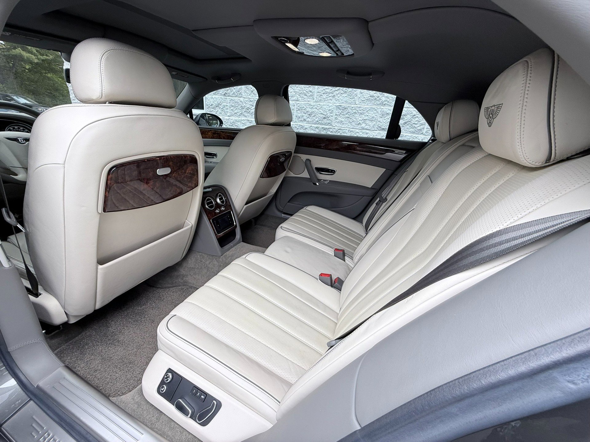 Used 2015 Bentley Flying Spur V8 AWD/4WD image 19
