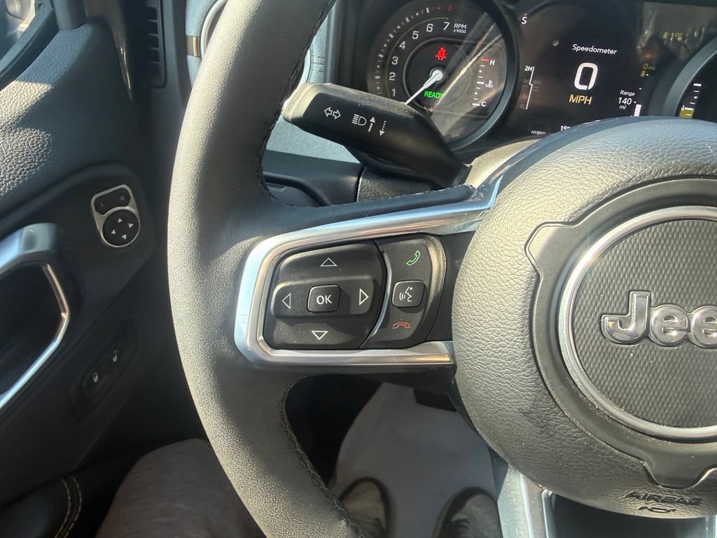 Used 2025 Jeep Wrangler Unlimited Sahara AWD/4WD image 22