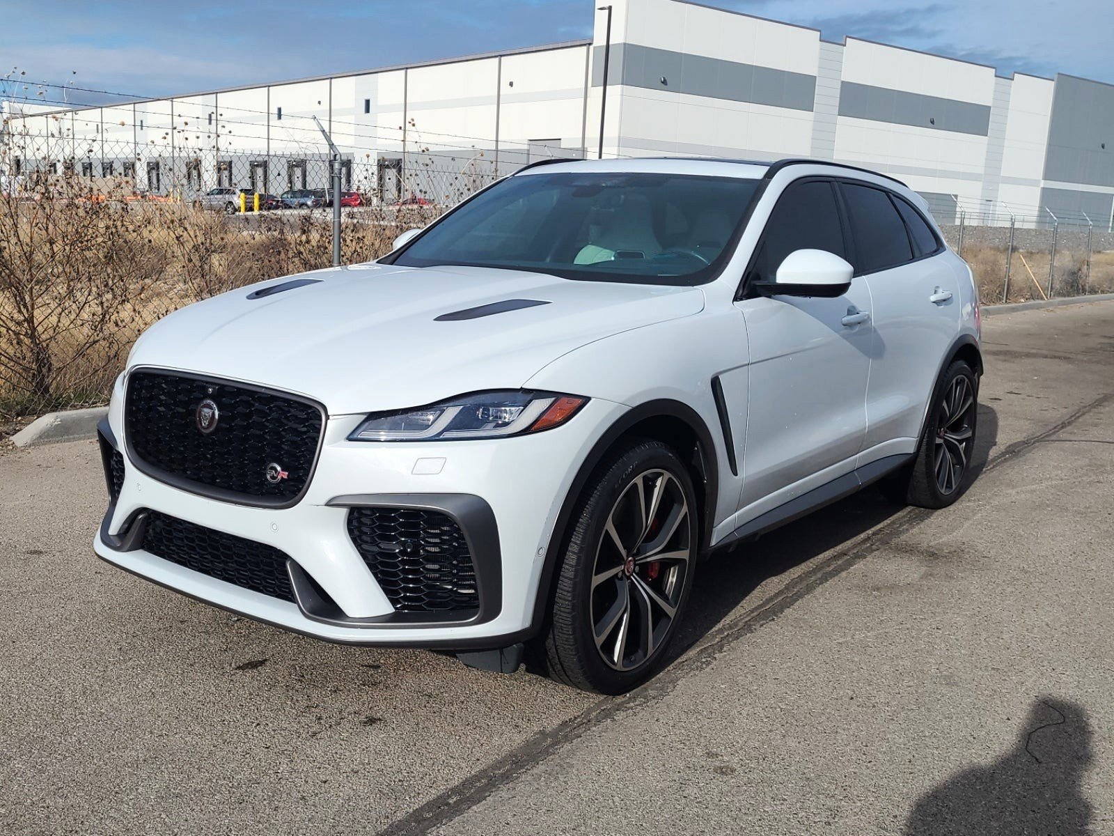 Used 2021 Jaguar F-PACE SVR image 3