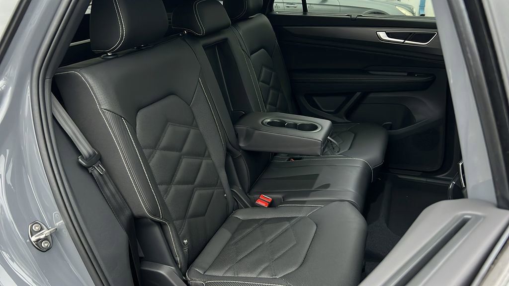 New 2026 Volkswagen Atlas Cross Sport SE image 14