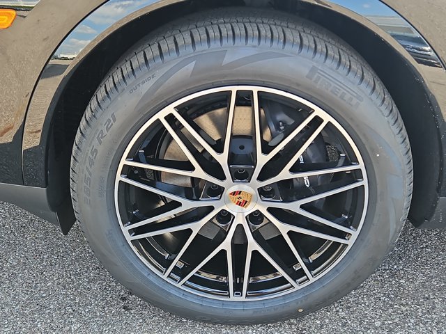 New 2026 Porsche Cayenne AWD/4WD image 11