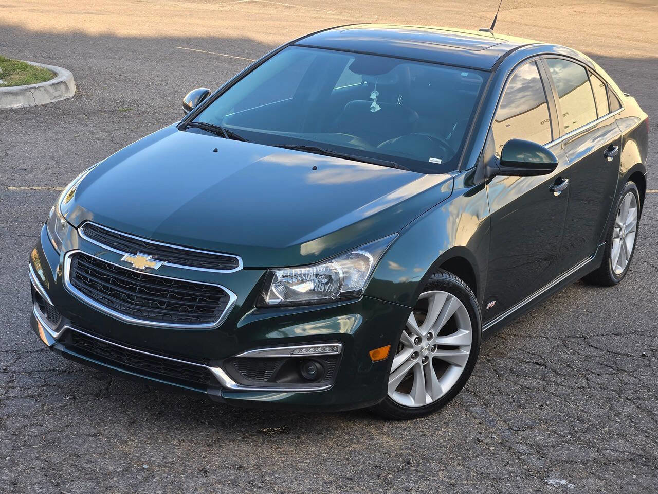 Used 2015 Chevrolet Cruze LTZ w/ Sun, Sound and Sport Package FWD image 3