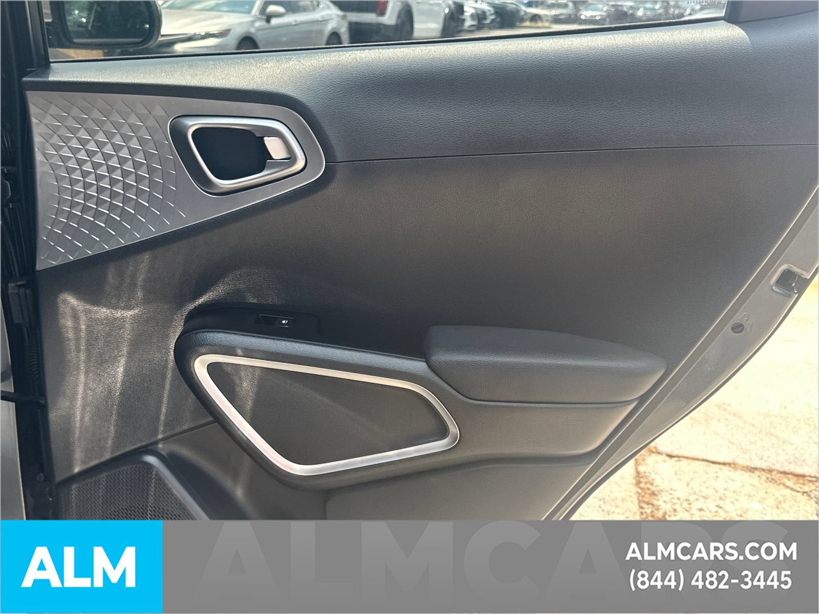 Used 2025 Kia Soul LX w/ LX Technology Package FWD image 18