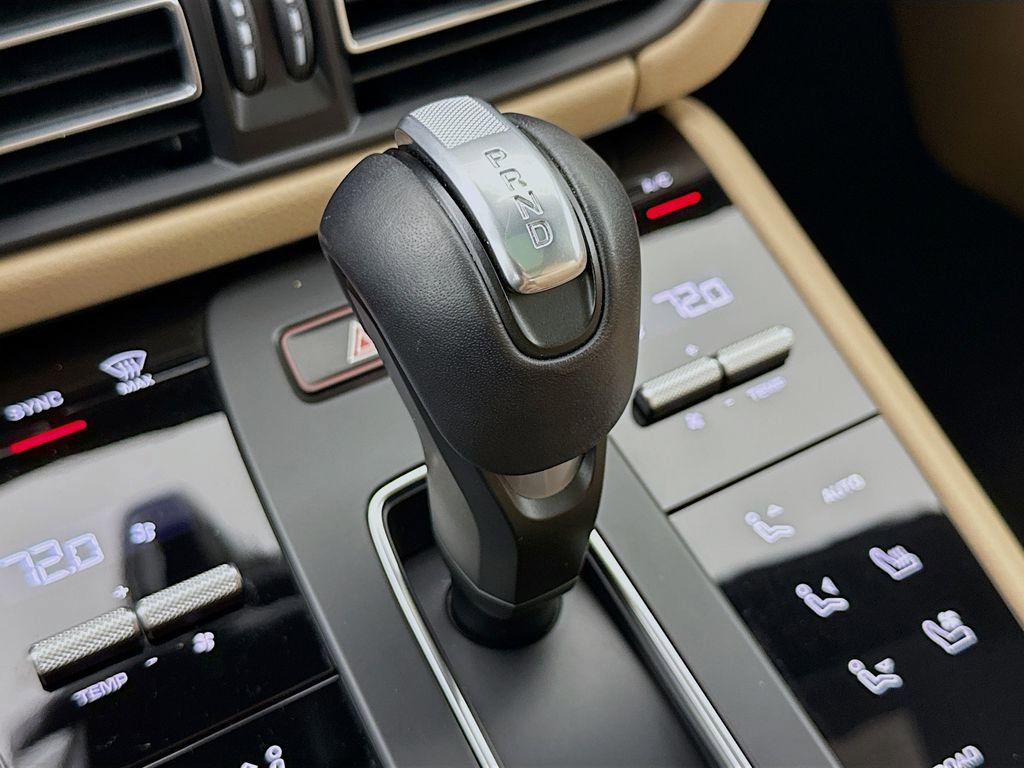 Certified 2025 Porsche Macan image 22