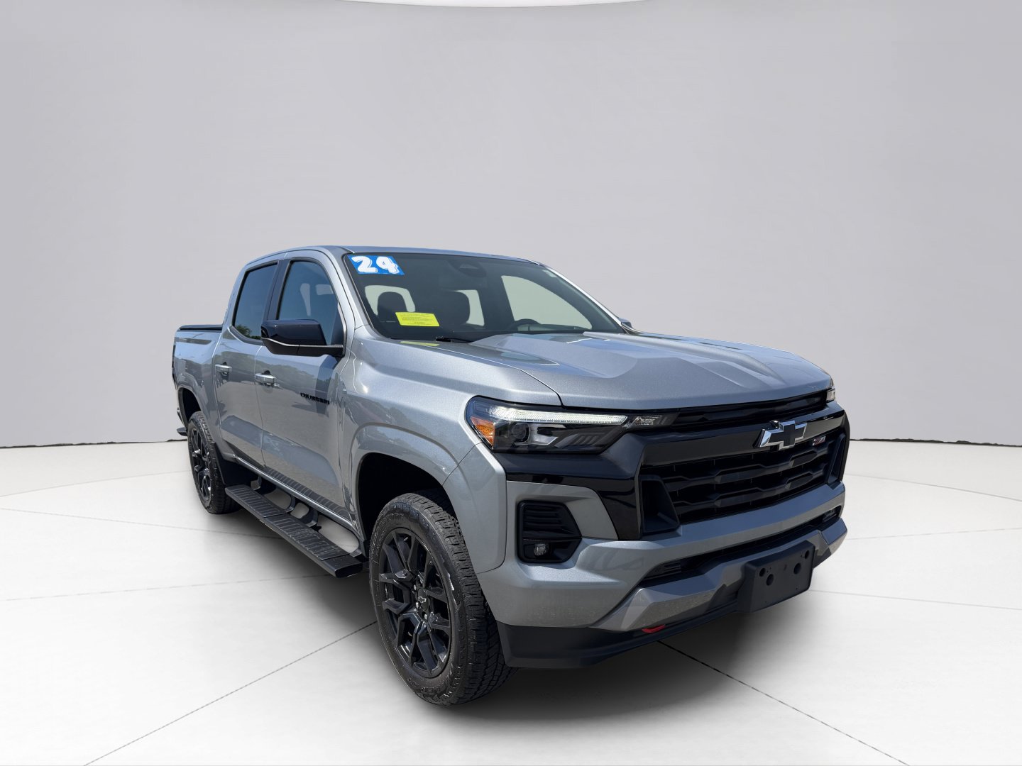 Used 2024 Chevrolet Colorado Z71 w/ LPO, Dark Essentials Package AWD/4WD image 13