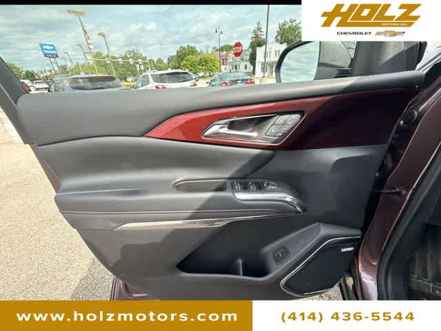 Certified 2025 Chevrolet Traverse RS w/ LPO, Floor Liner Package AWD/4WD image 22
