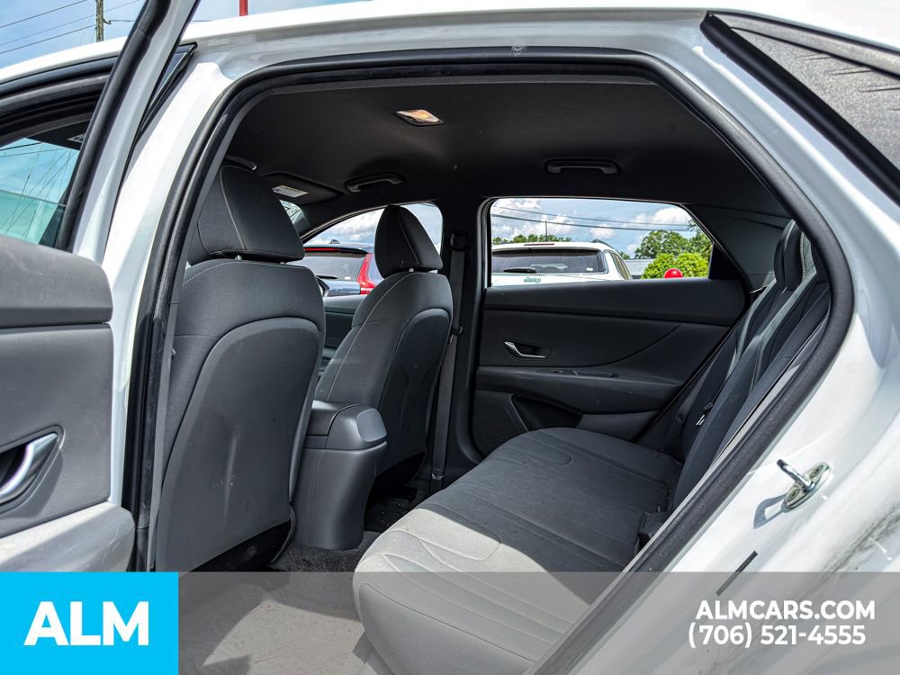 Used 2023 Hyundai Elantra SEL FWD image 11
