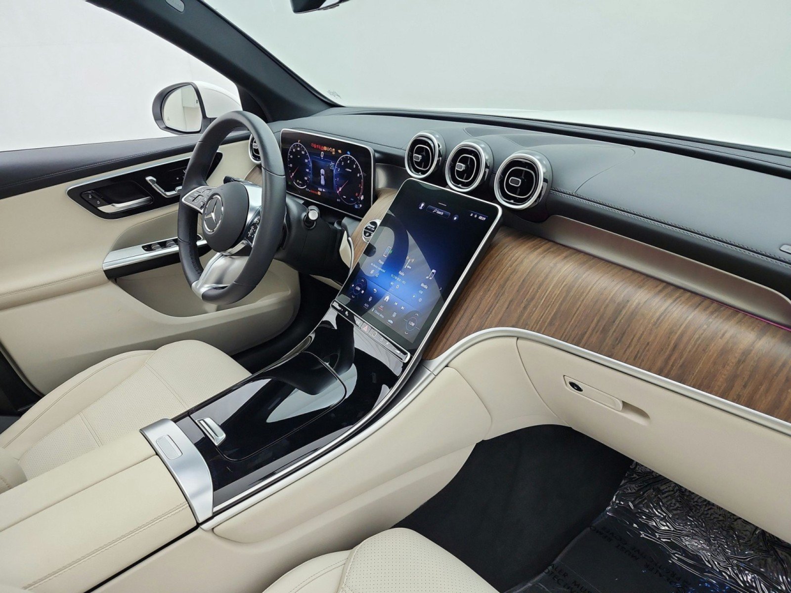 Certified 2024 Mercedes-Benz GLC 300 4MATIC image 21