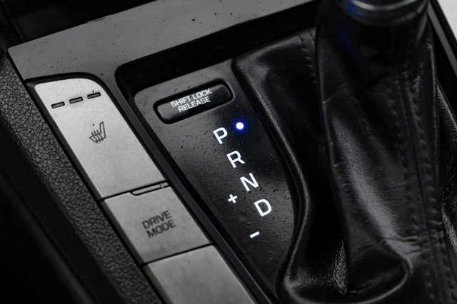 Used 2017 Hyundai Elantra Limited image 23