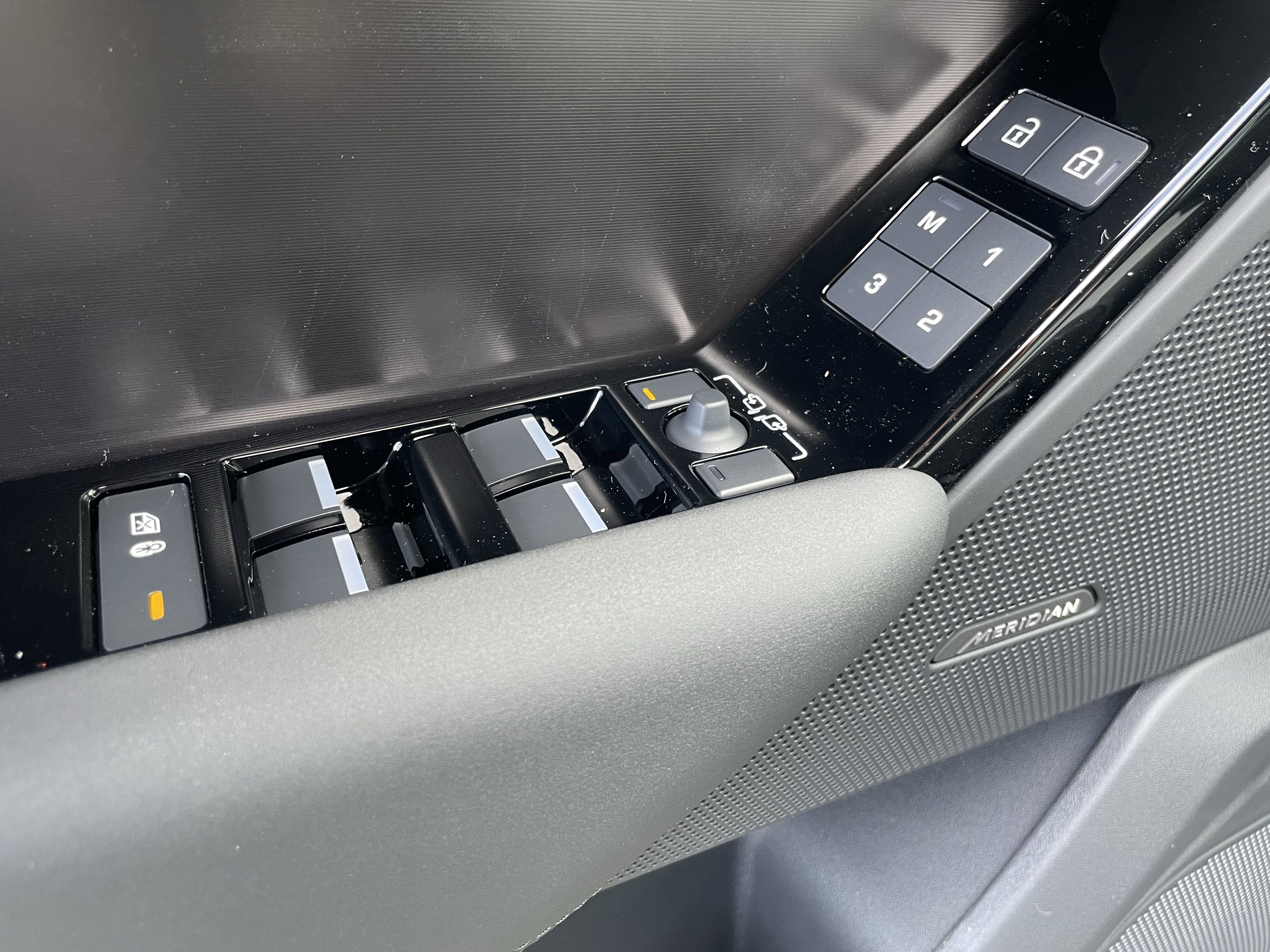 New 2026 Land Rover Range Rover Velar Dynamic SE image 11