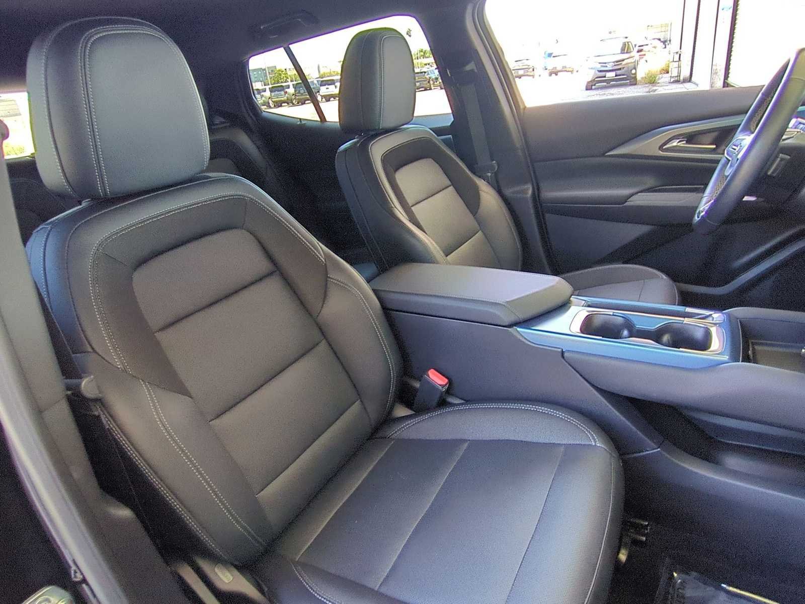 Used 2024 Chevrolet Equinox EV LT FWD image 27
