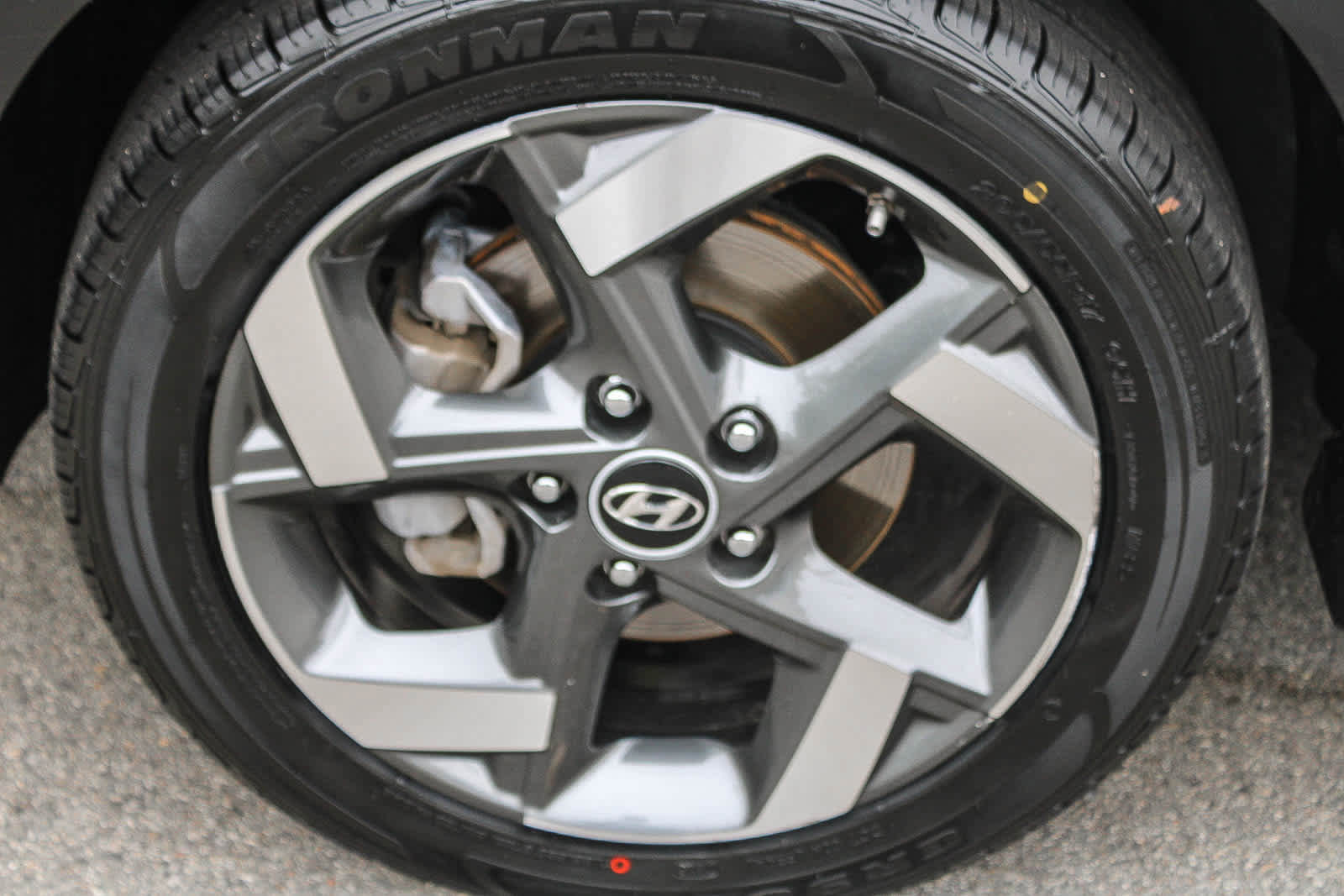 Used 2023 Hyundai Venue SEL FWD image 10