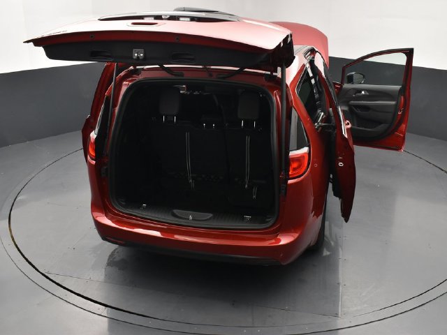 New 2026 Chrysler Voyager LX FWD image 29