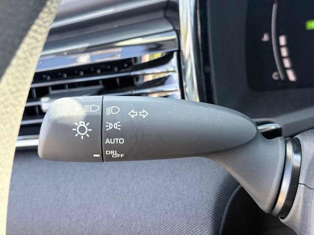 Used 2025 Toyota Camry LE AWD/4WD image 13