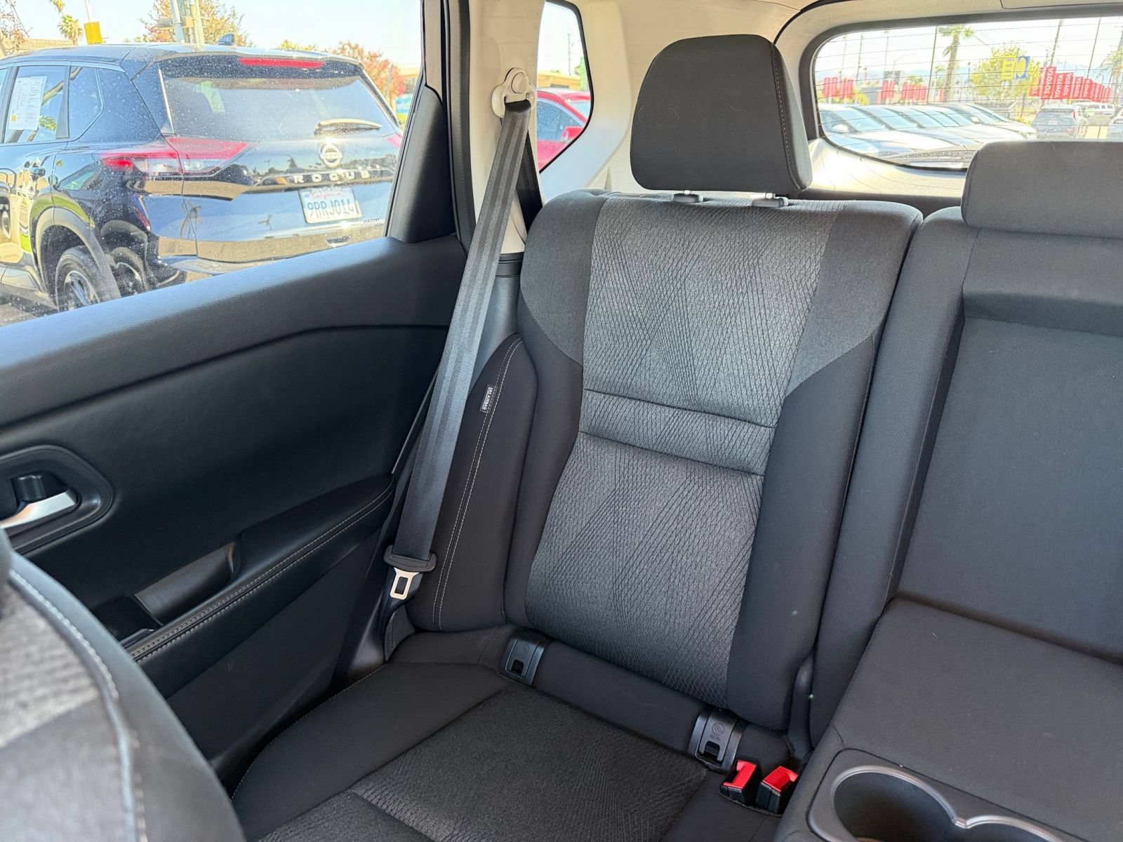 Used 2025 Nissan Rogue SV AWD/4WD image 41