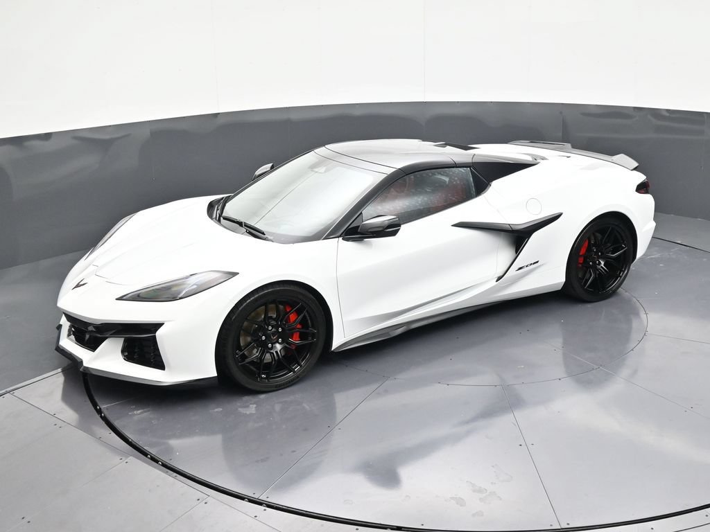 Used 2026 Chevrolet Corvette Z06 RWD image 9