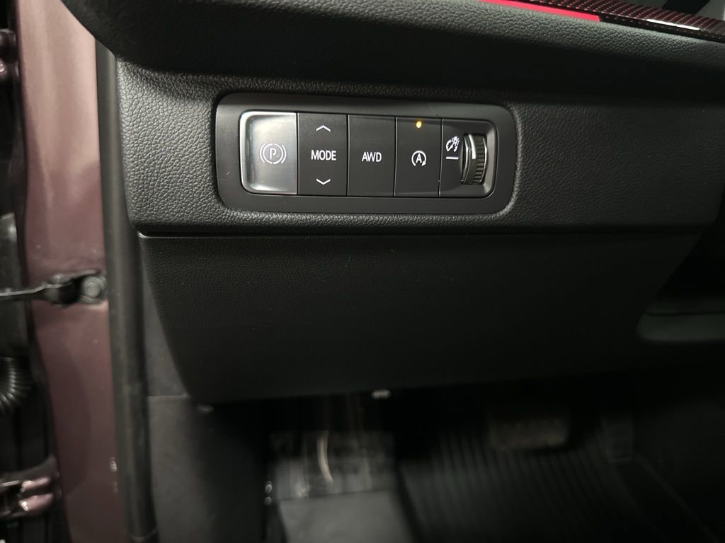 Used 2025 Chevrolet Traverse RS w/ LPO, Floor Liner Package AWD/4WD image 34