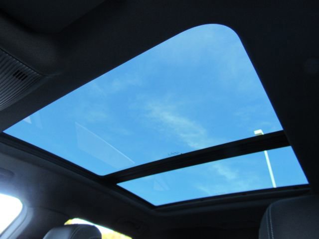 Used 2022 Audi Q4 e-tron Premium Plus image 7