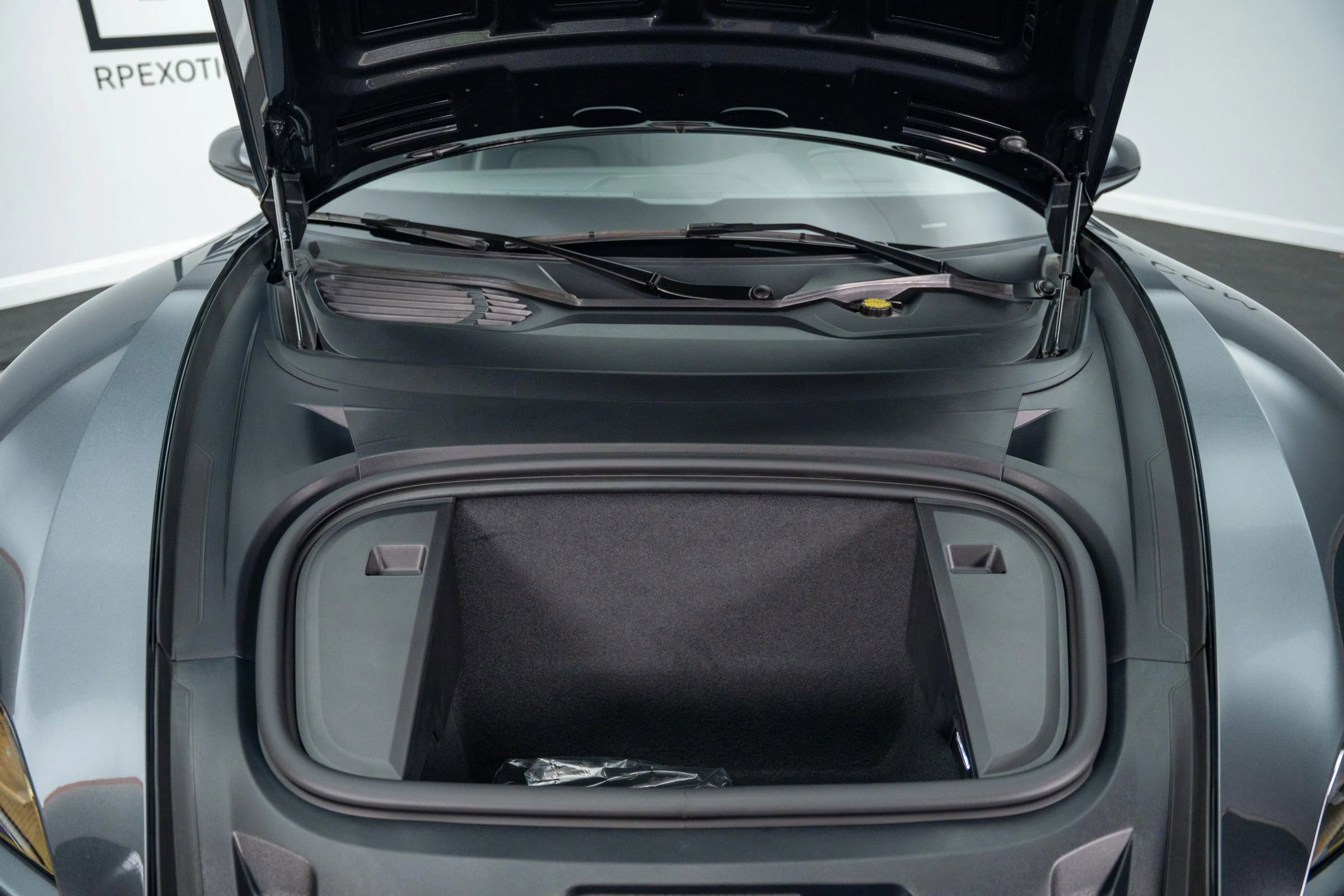 Used 2025 Porsche Taycan image 16