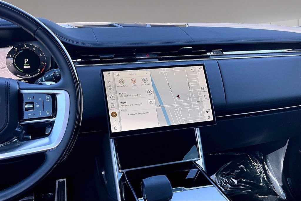 Certified 2025 Land Rover Range Rover SE AWD/4WD image 9