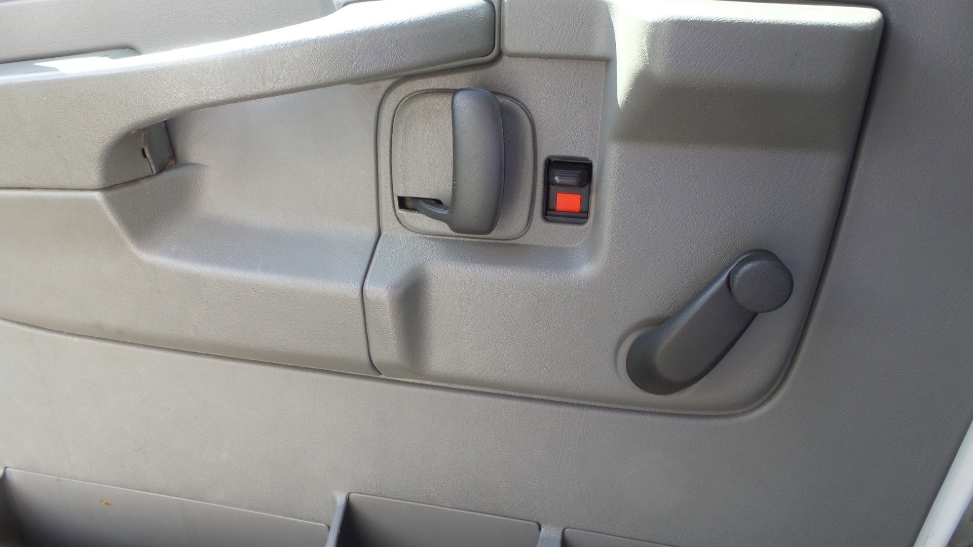 Used 2013 Chevrolet Express 3500 w/ School Bus Package image 11