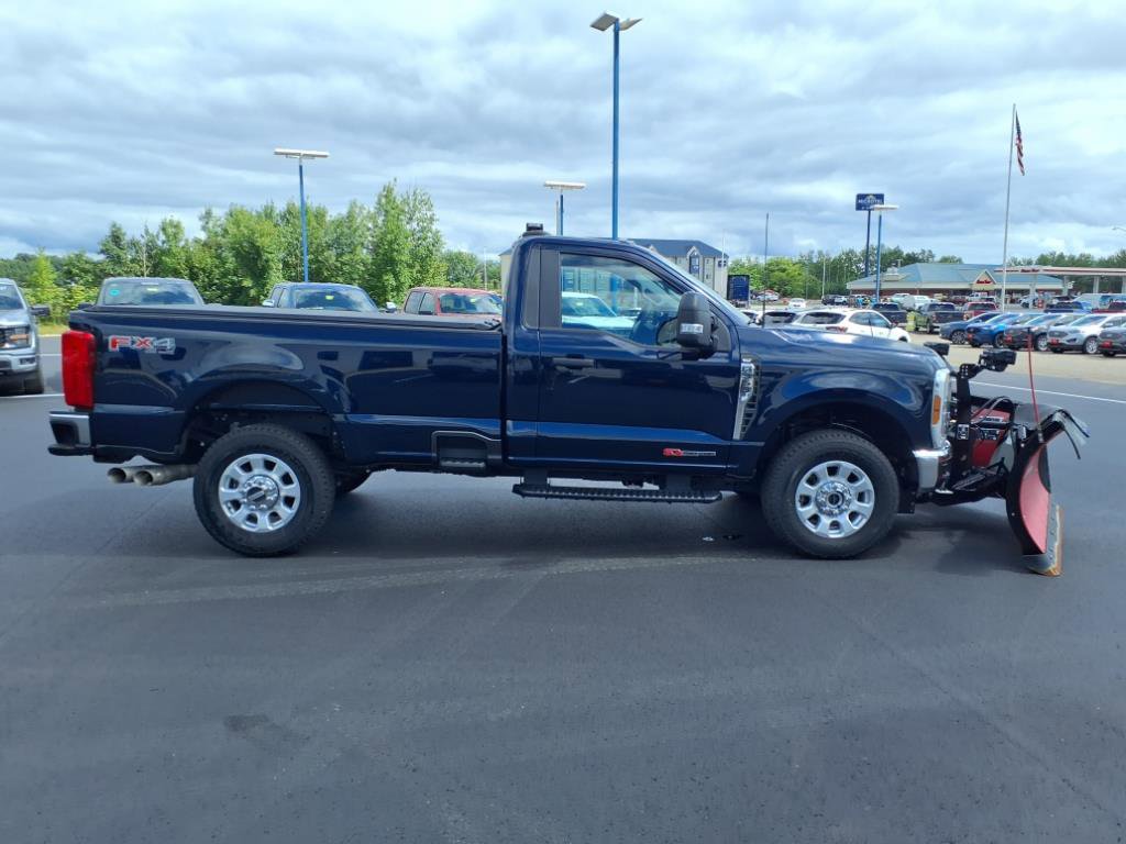 Used 2024 Ford F350 XLT w/ FX4 Off-Road Package AWD/4WD image 7