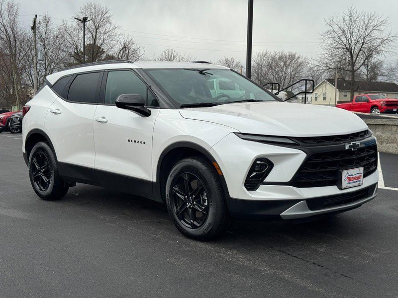 New 2025 Chevrolet Blazer LT w/ Midnight/Sport Edition FWD image 30