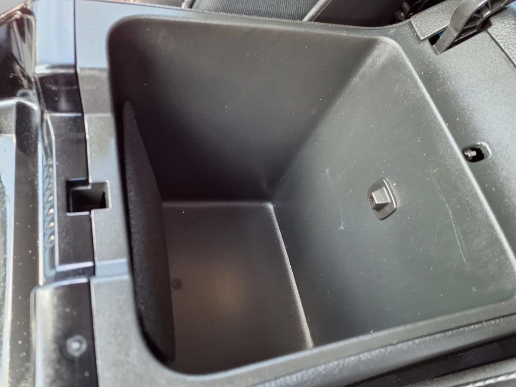 Used 2023 Jeep Grand Cherokee L Limited w/ Luxury Tech Group II image 12