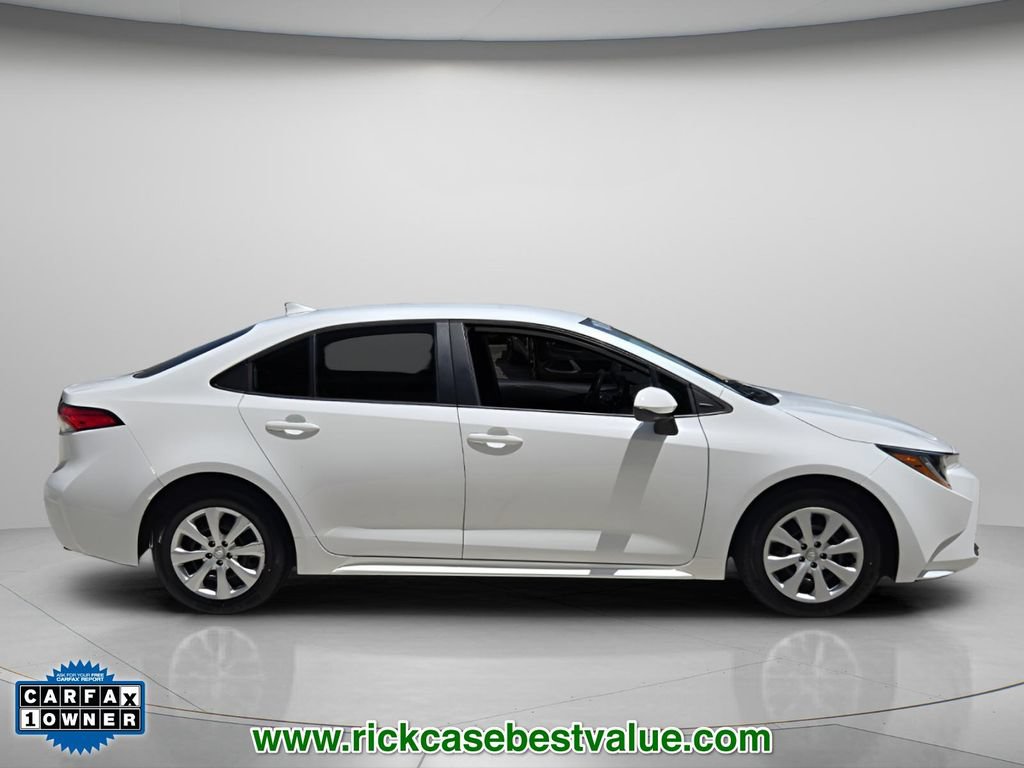 Used 2023 Toyota Corolla LE FWD image 4