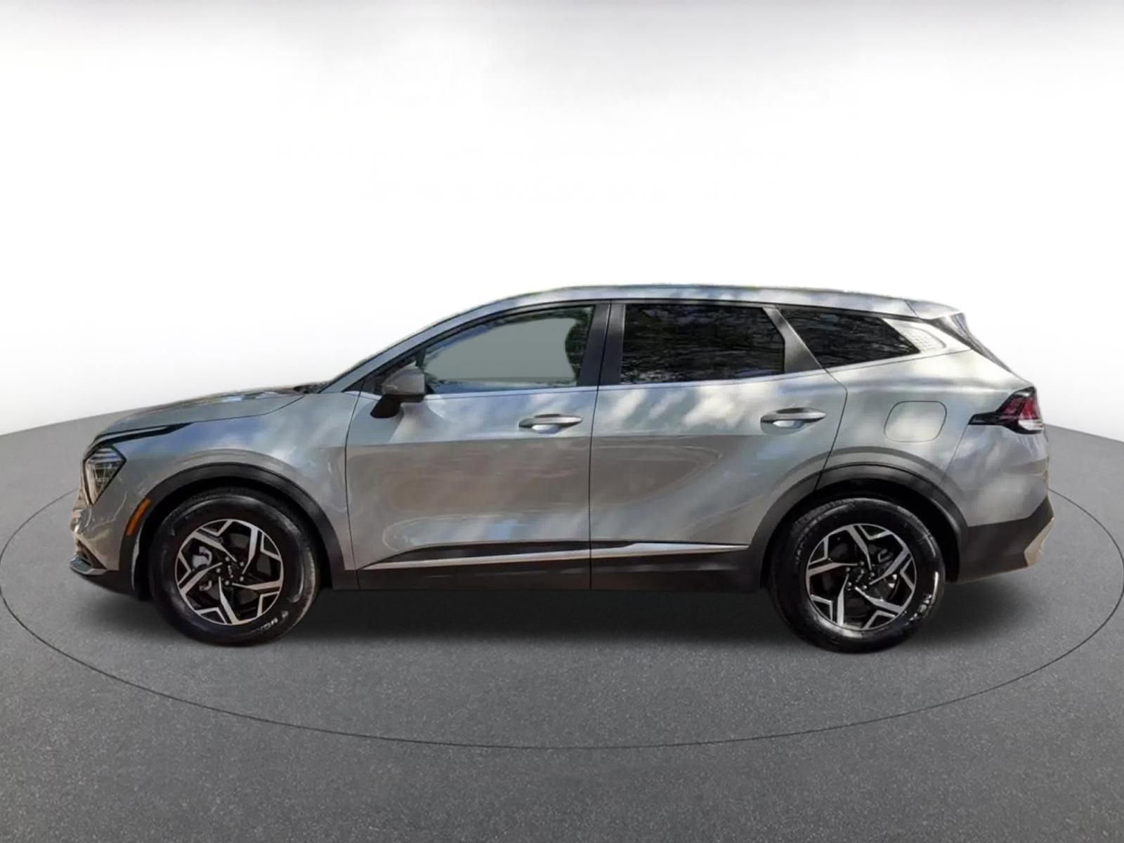 Used 2025 Kia Sportage LX FWD image 10